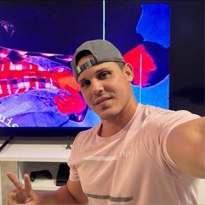 Meet your Posher, Alain